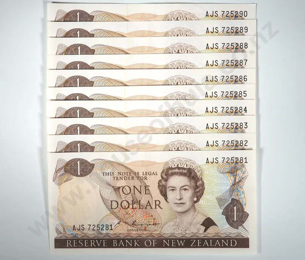 10 AUNC Consecutive New Zealand P T Russell $1 Notes Image 1++