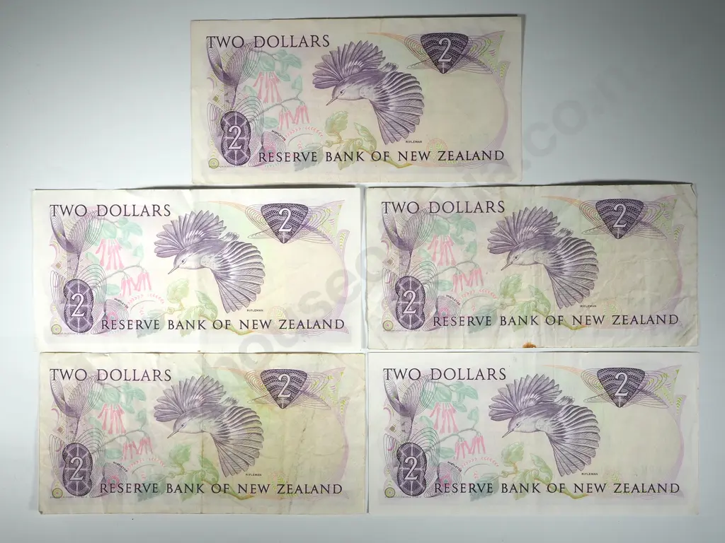 Five New Zealand $2 Notes: One Hardie / Four Brash Image 1++