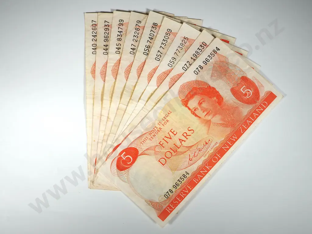 9 New Zealand Five Dollar Banknotes in Various Grades - Wilks Signature Image 1++