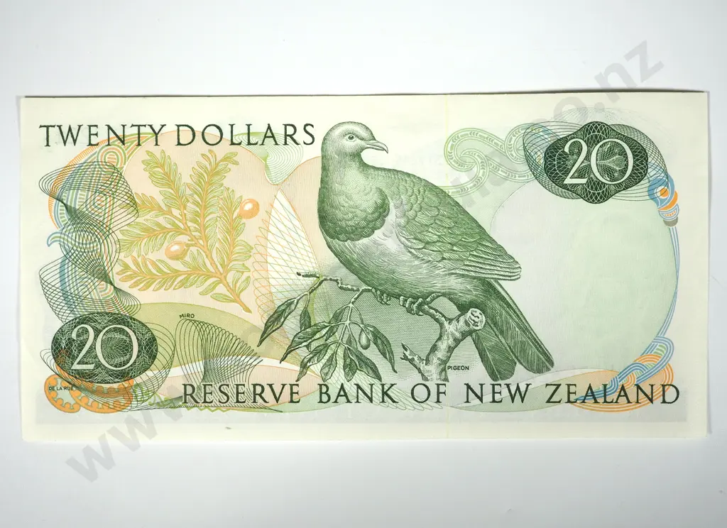 New Zealand AUNC Hardie $20 Banknote Image 1++