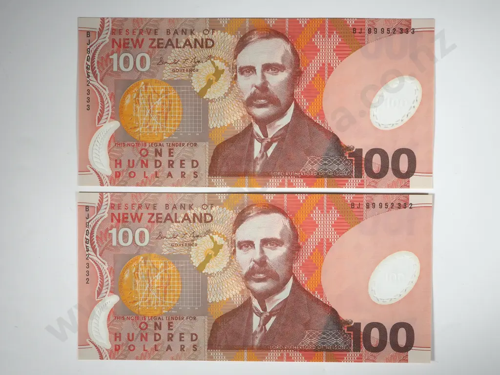 Two AUNC Consecutive New Zealand Don Brash $100 Notes  Image 1++