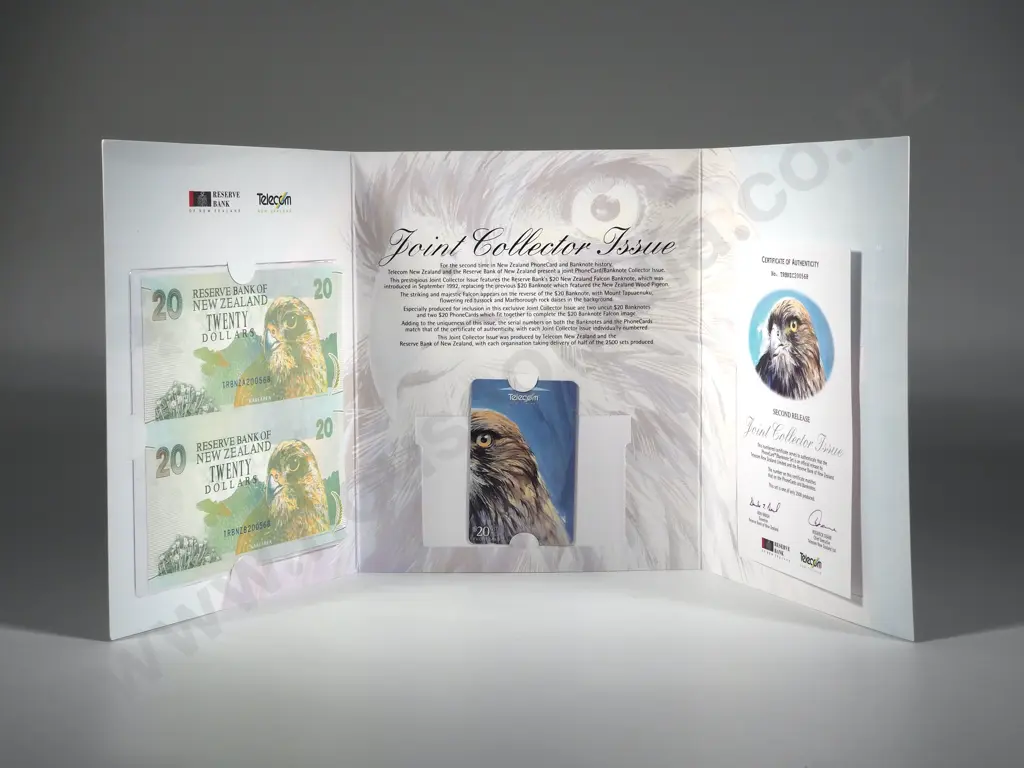 $20 Uncut Pair in Presentation Set w Phone Cards  Image 1++