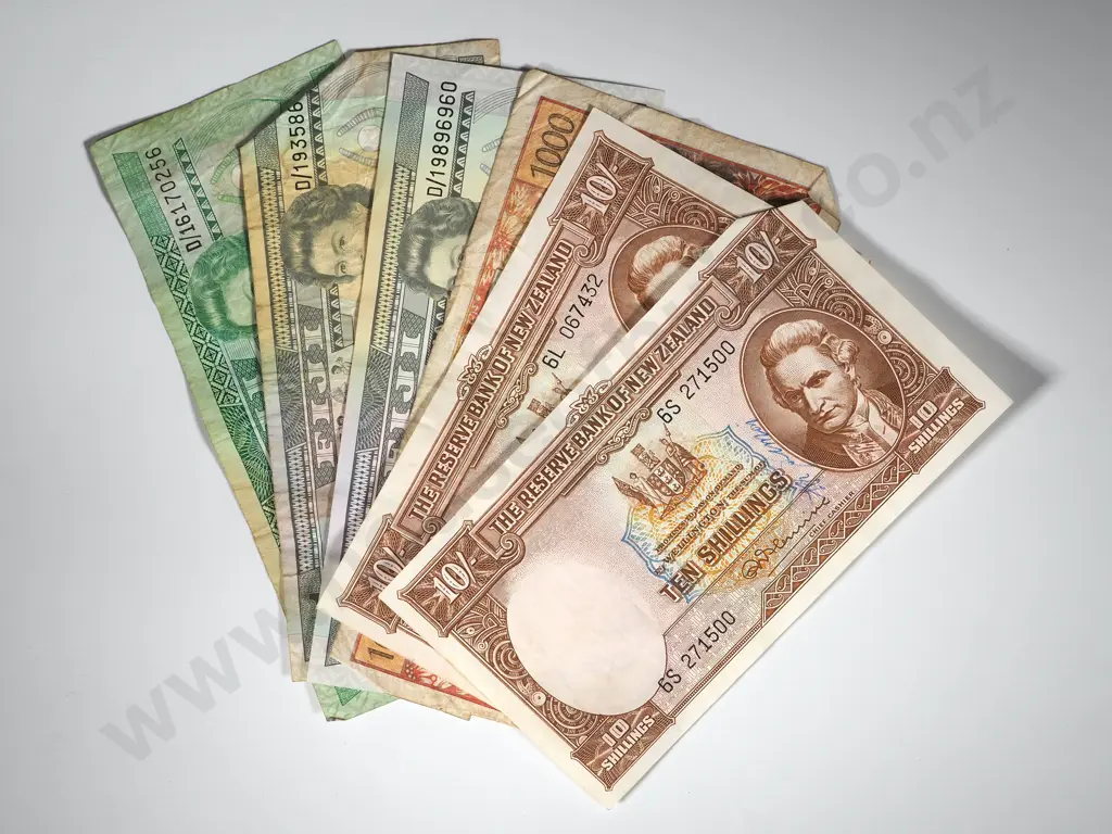 Assorted Lot of Pacific Banknotes  Image 1++