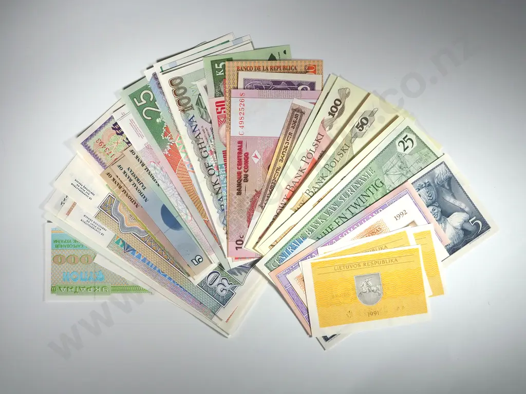 Assorted Lot of International Banknotes - Mostly Arica / Middle East Mostly AU - UNC Image 1++