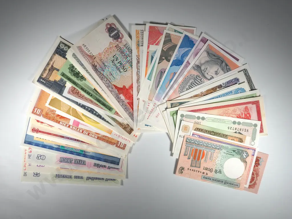 Assorted Lot of International Banknotes - Mostly Arica / Middle East Mostly AU - UNC Image 1++