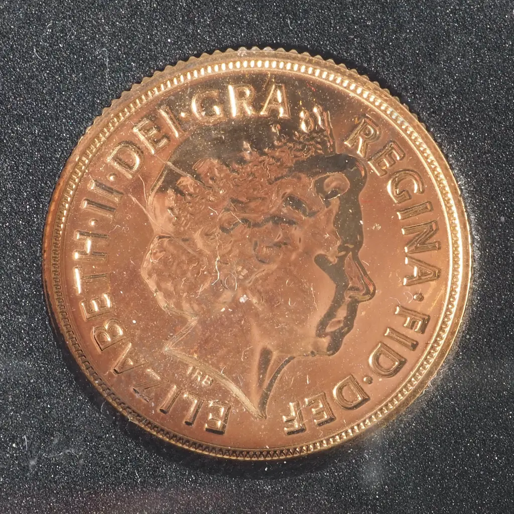2014 Gold Sovereign in Presentation Box Image 1++