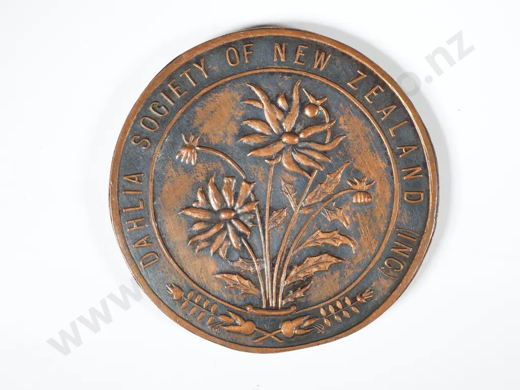 Dahlia Society of New Zealand Inc, Copper Prize Medal to Mrs W A Fraser 1952 Image 1++