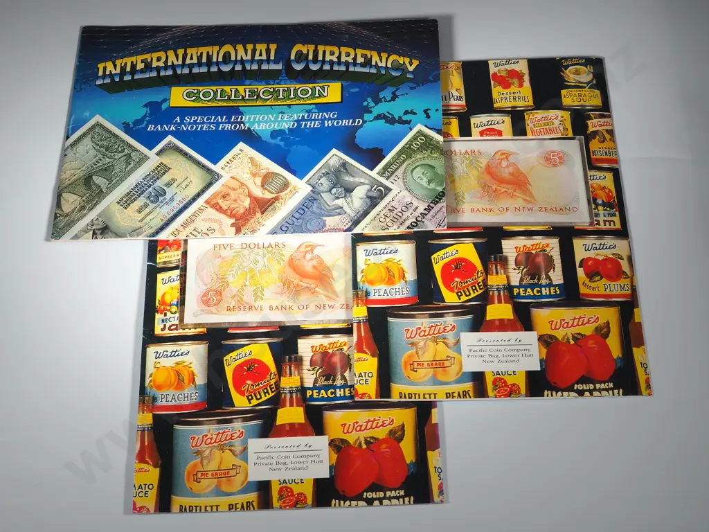 Three Bank Note Presentation Pack incl Two New Zealand Mementoes 1990 Coins & $5 Banknote Image 1++