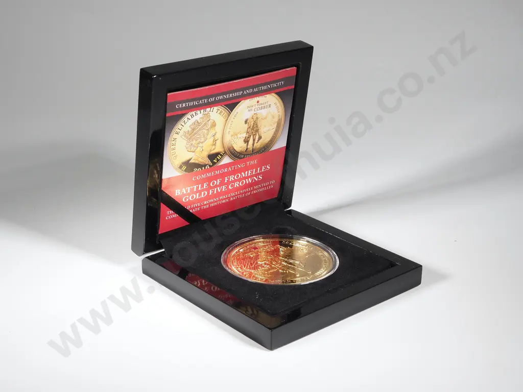Oversized 5 Crown Battle of Fromelles United Kingdom Coin in Case Image 1++