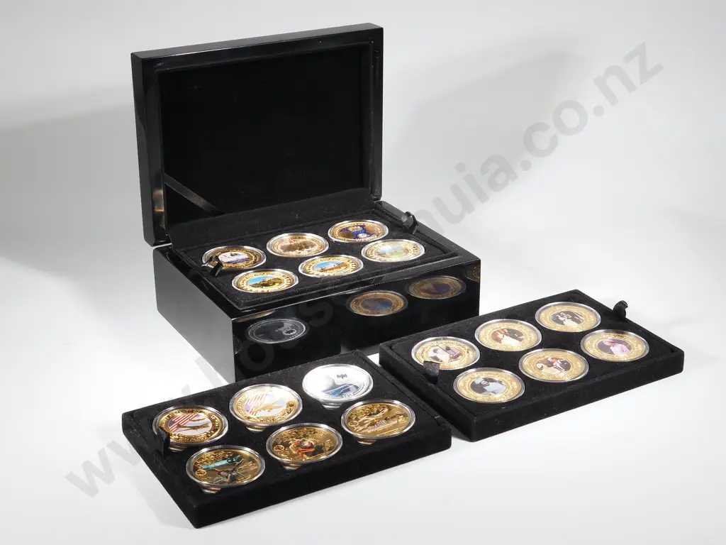 18 Crown Size Commemorative Coins incl War of Pacific & Royal Family - Image 1++