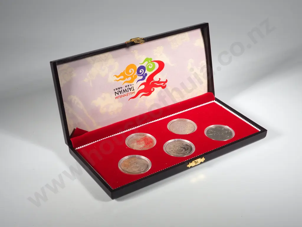 Cased Taiwan Millennium 5 Coin Set Image 1++
