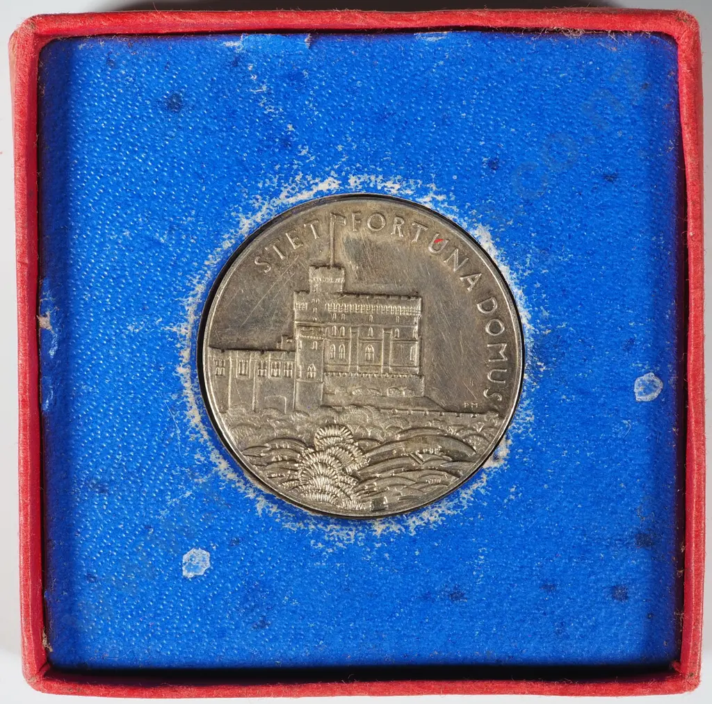 1935 George  5 Jubilee Silver Coin in Original Case Image 1++