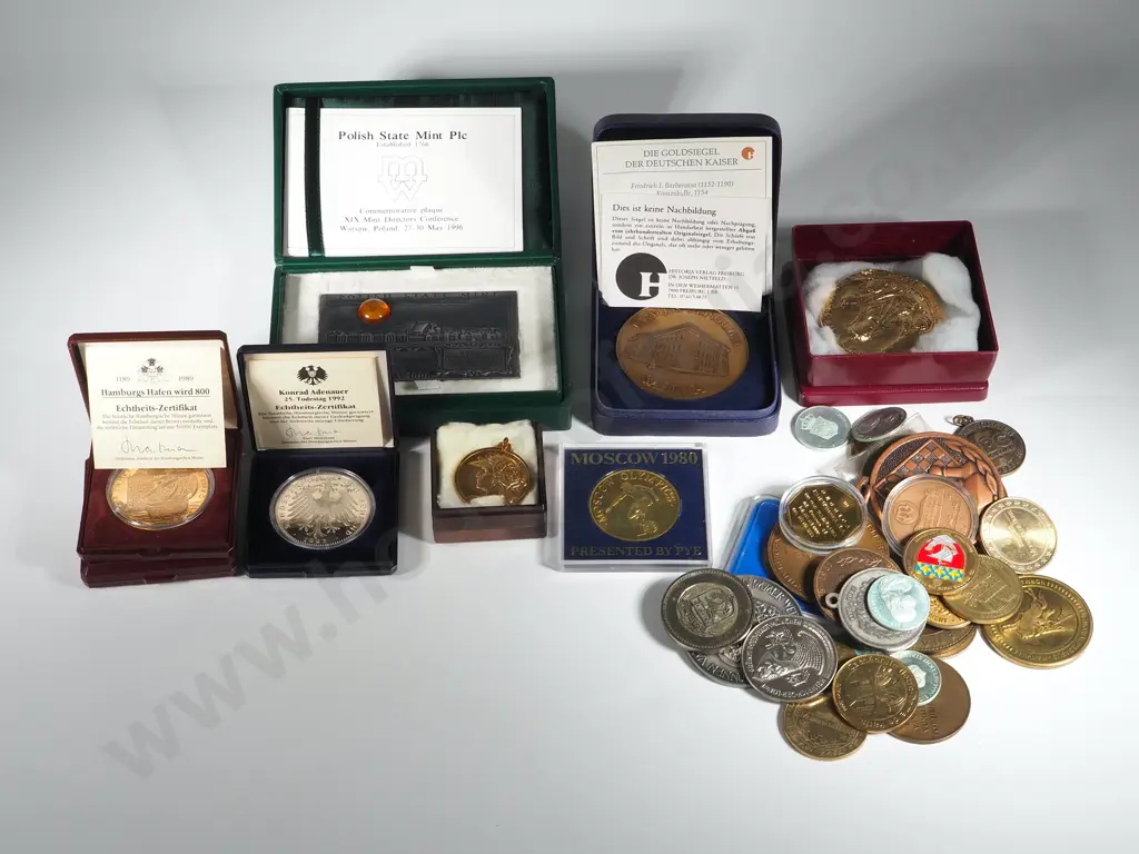 Assorted lot of European Commemorative Coins & Medallions - Cased & Uncased Image 1++
