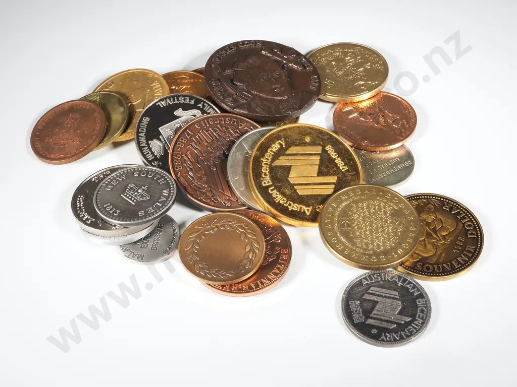 Assorted Large lot of Australian Commemorative Coins & Medallions  Image 1++