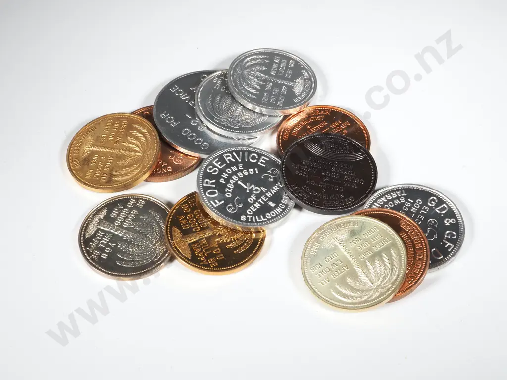 Assorted lot of 13 Australian Commemorative Coins & Medallions  Image 1++