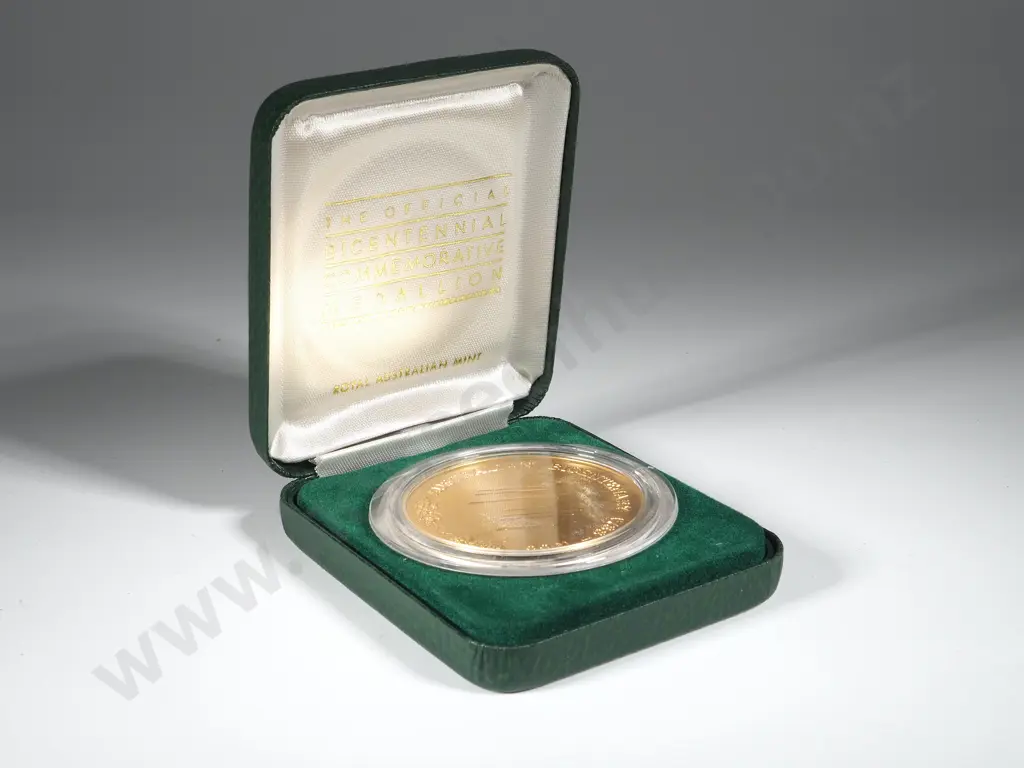 7 Australian Bicentennial Commemorative Medallions in Boxes & Cases  Image 1++