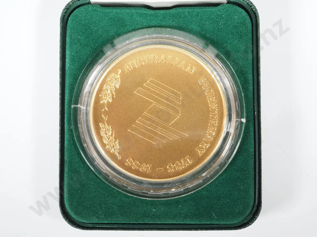 7 Australian Bicentennial Commemorative Medallions in Boxes & Cases  Image 1++