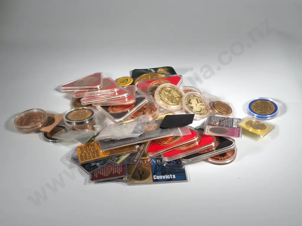 Huge Assorted Lot of Cased  Australian Commemorative Coins & Medallions  Image 1++