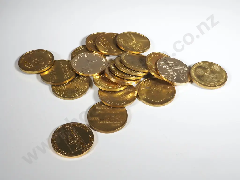 Assorted lot of 20 Australian Commemorative Coins & Medallions  Image 1++
