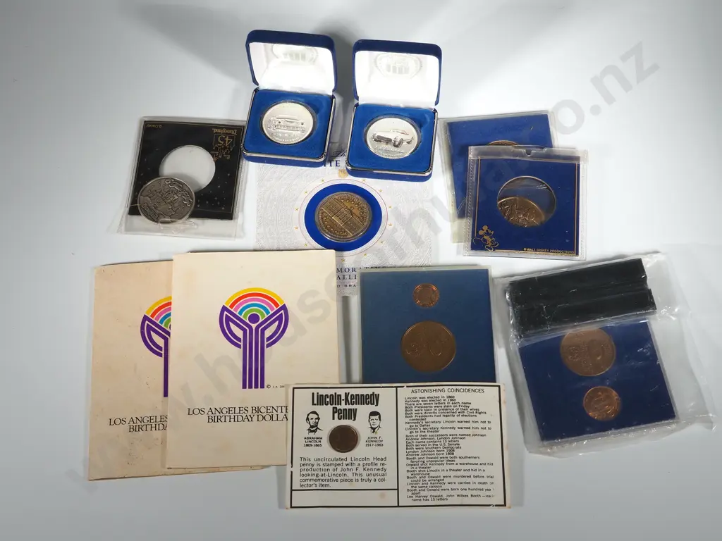 Assorted Lot of Cased American Uncirculated Coins & Commemorative Medallions Image 1++