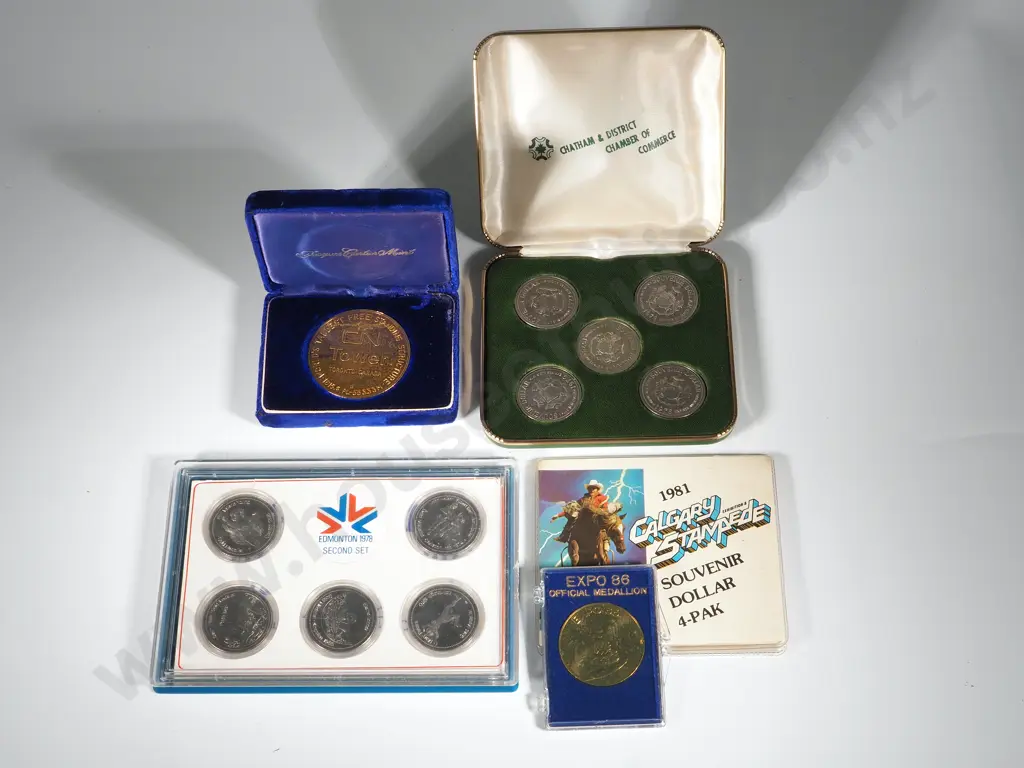 Assorted Lot of Canadian Commemorative Coins & Medallions - Some in Plush Cases Image 1++