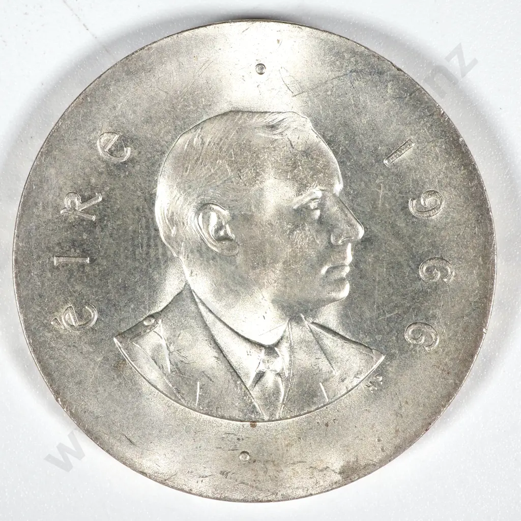 1966 Ireland 10 Shillings - UNC  Image 1++