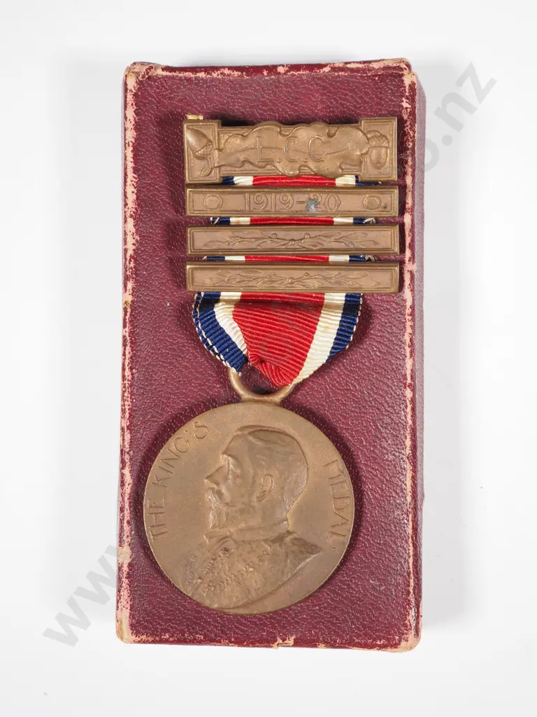 1919-1920 The Kings Medal from the London County Council  Image 1++