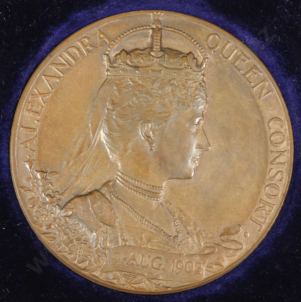 Cased 1902 Copper Medal Commemorating the Coronation of King Edward VII, 56mm  Image 1++