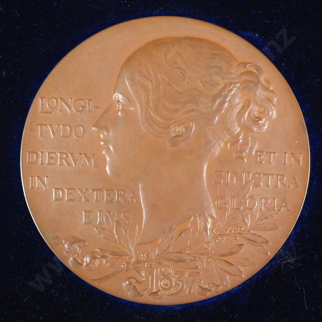 Cased 1897 Copper Medal Commemorating the Diamond Jubilee of Queen Victoria, 56mm  Image 1++