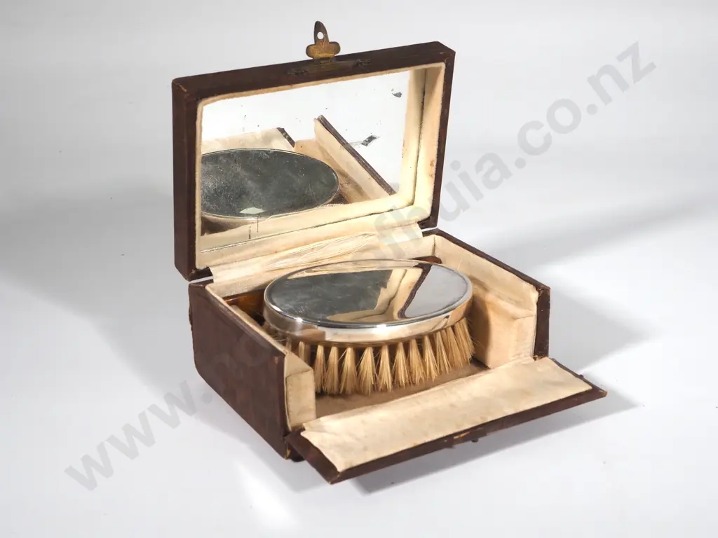 Antique Cased S/P Travelling Case & Comb  Image 1++