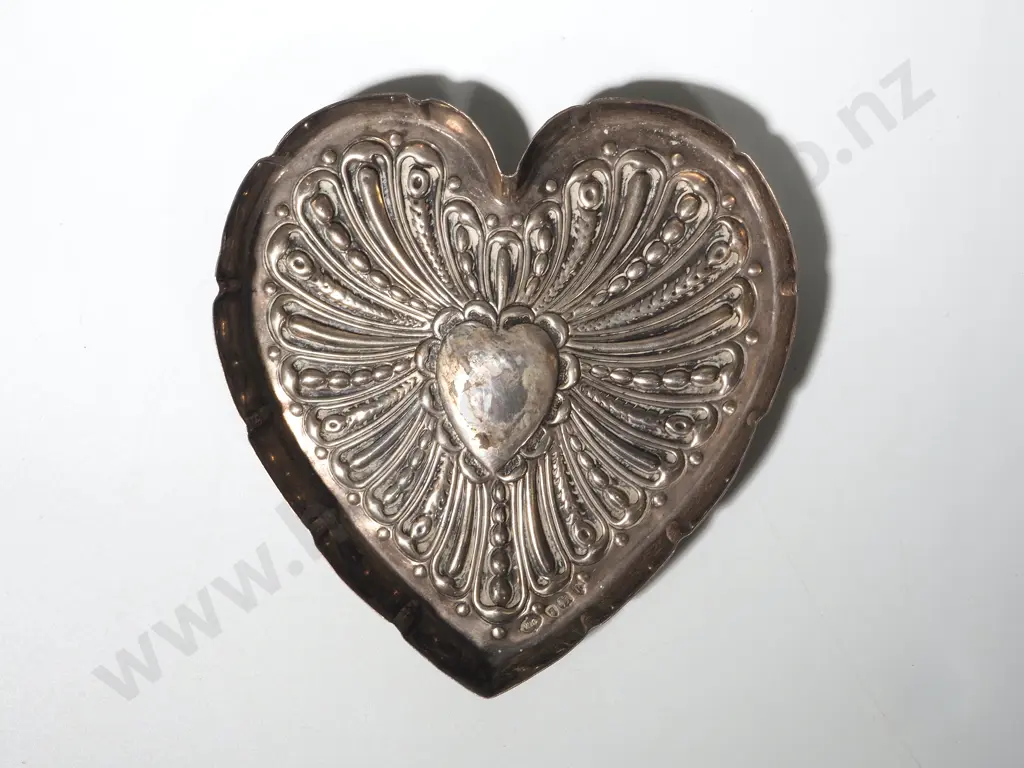 Sterling Silver Heart Shaped Dressing Table Dish w Embossed Decoration Image 1++