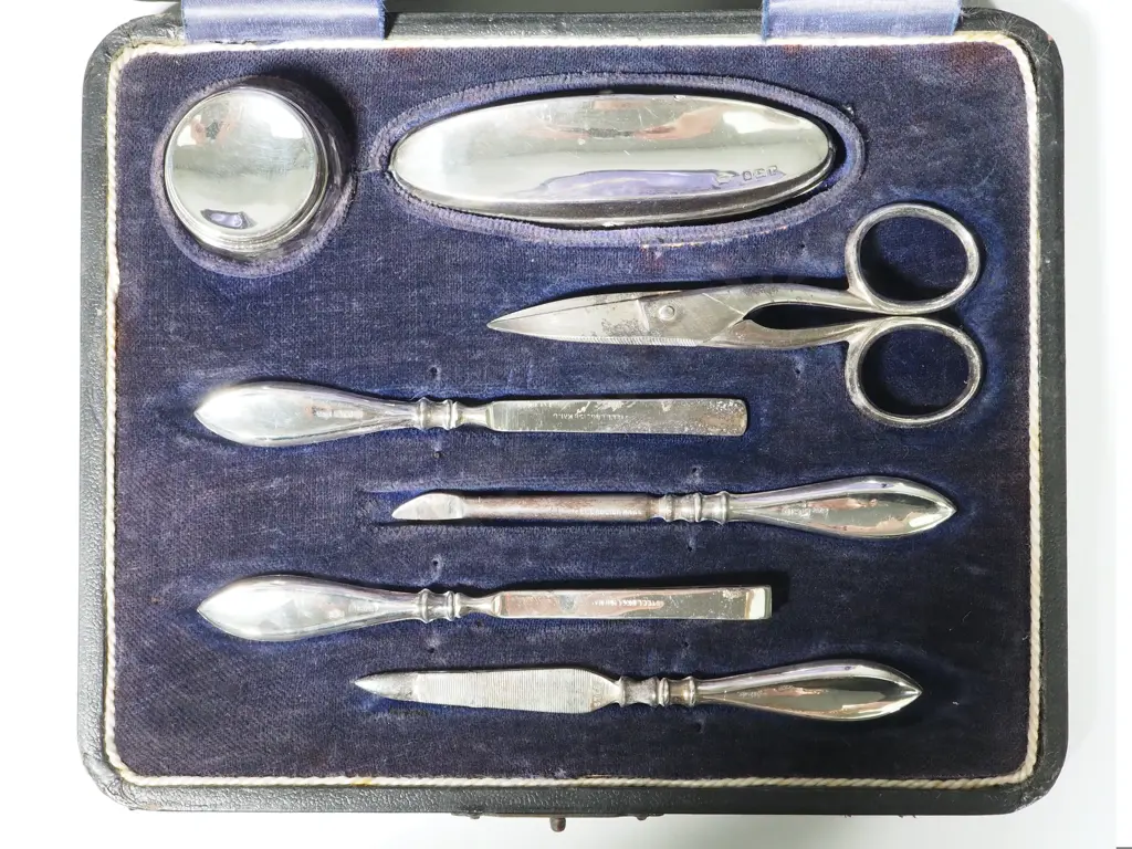 Antique Cased Sterling Silver Manicure Set  Image 1++