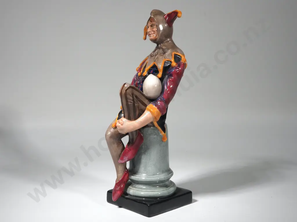 One Royal Doulton Statuette 'The Jester' Image 1++