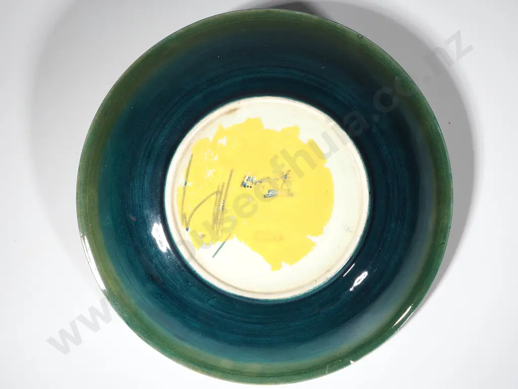 Moorcroft Dish "Leaf and Berry" Pattern. Green Signature. 190mm Image 1++