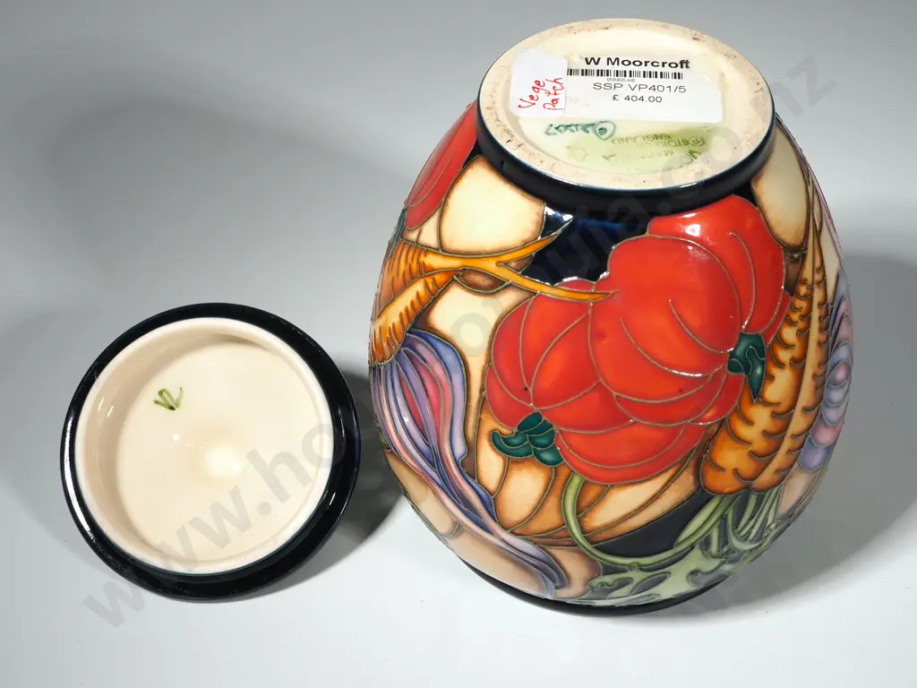Lidded Moorcroft Ginger Jar" Vege Patch"401/5 2007 Hgt 155mm Image 1++