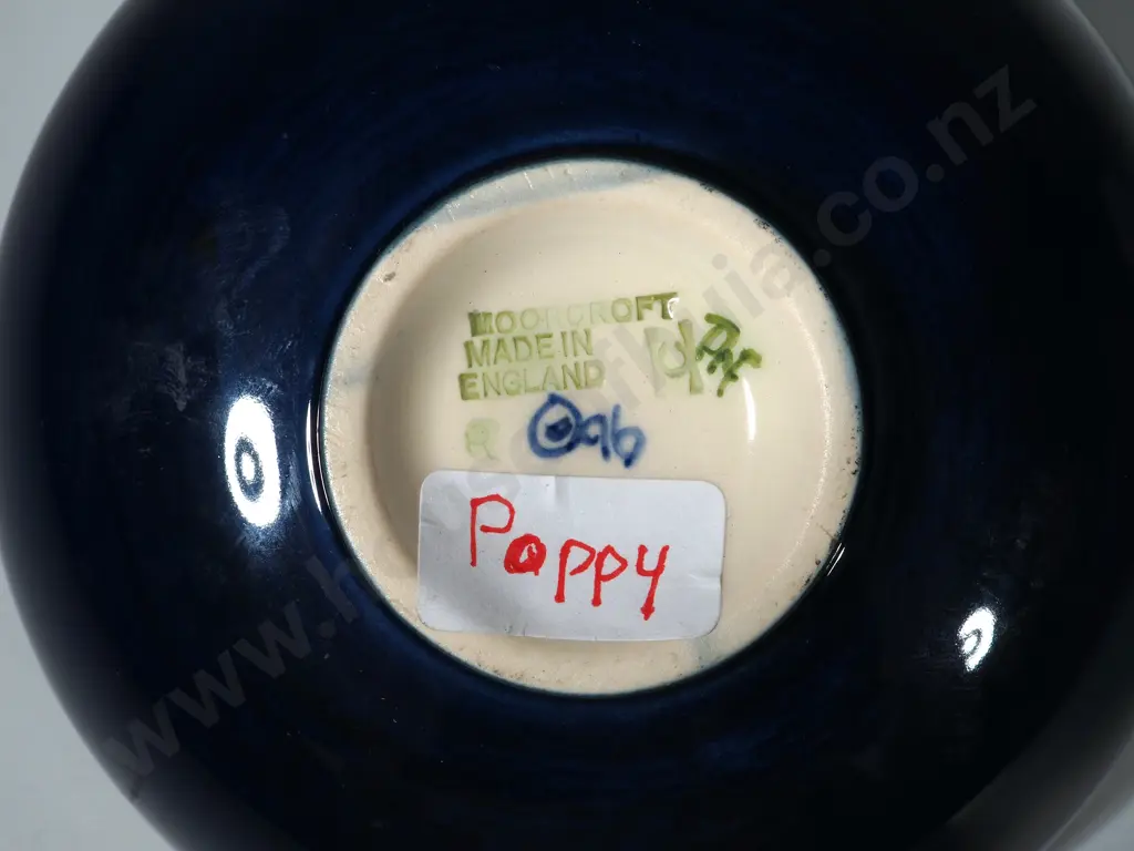 Moorcroft Dish Decorated with Poppies by Rachel Bishop. Diameter 120mm Image 1++