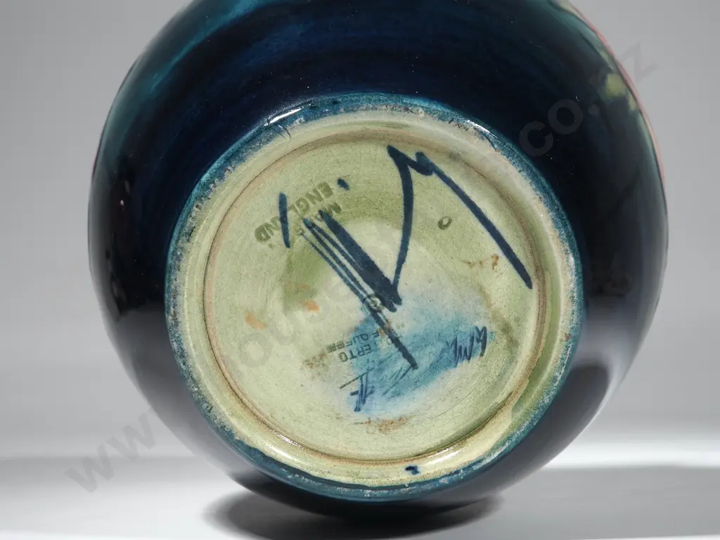 Moorcroft Bulbous Vase decorated with Anemones. Blue Signature. Hgt 135mm Image 1++
