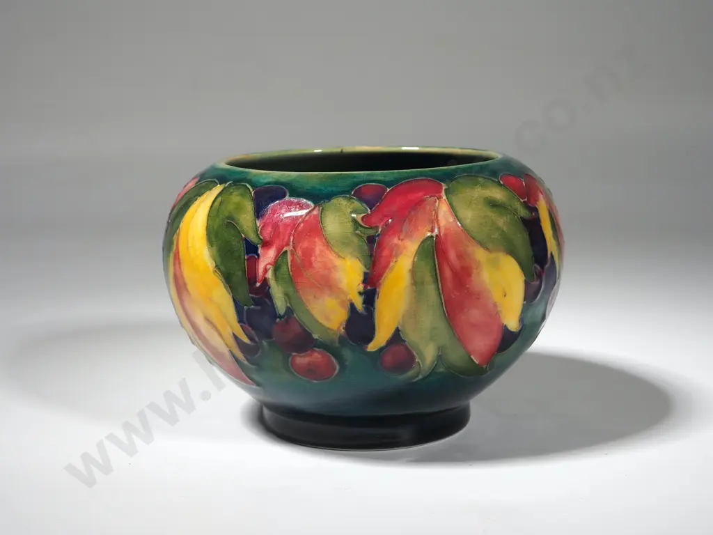 Moorcroft Bowl in the Berry and Leaf Pattern. Diam. 190mm. Blue Signature Image 1++