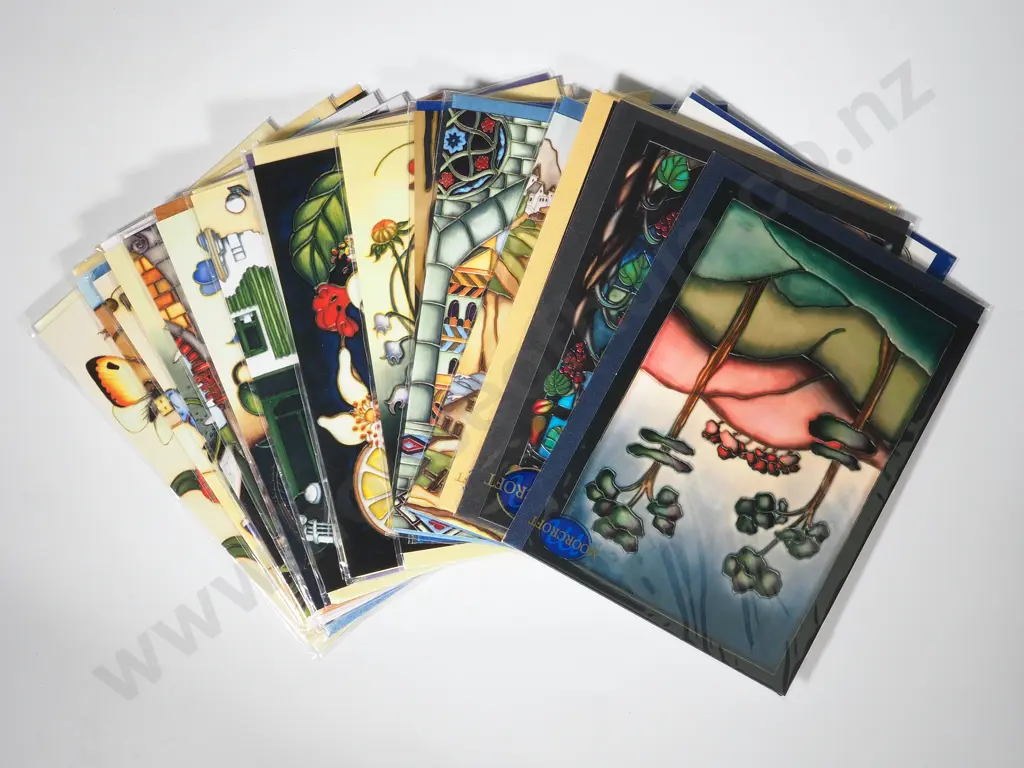 Selection of Twenty Greeting Cards Featuring Designs from Moorcroft Pottery Image 1++