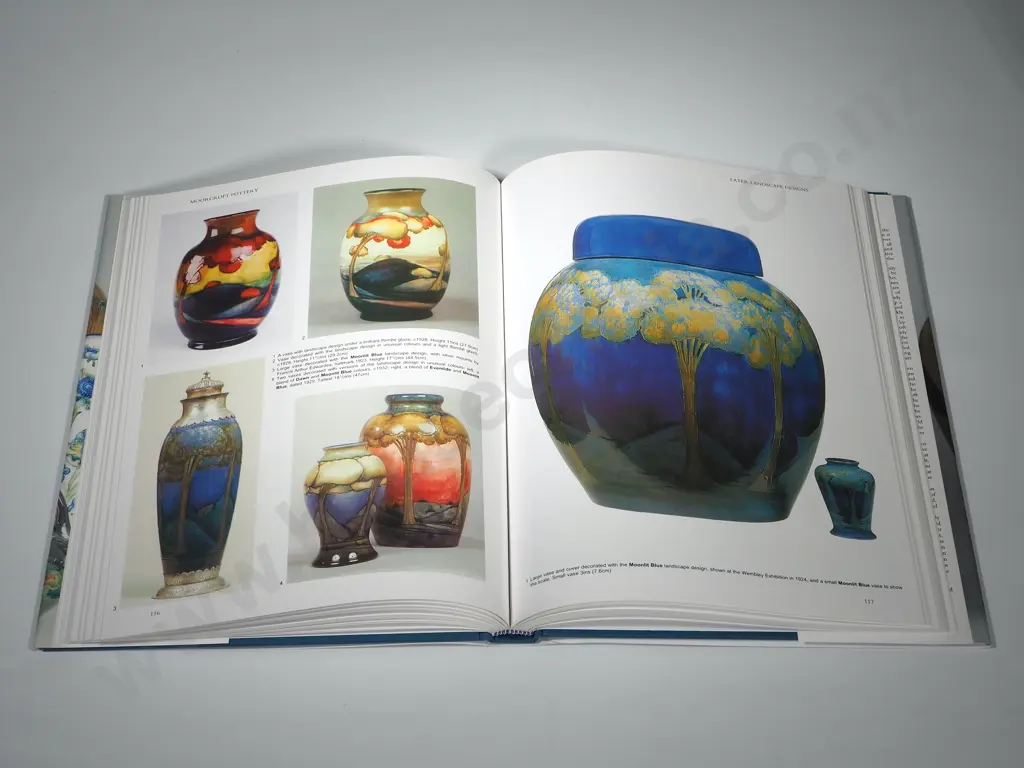 Book "Moorcroft 1897 - 1993 New Edition", Paul Atterbury Image 1++