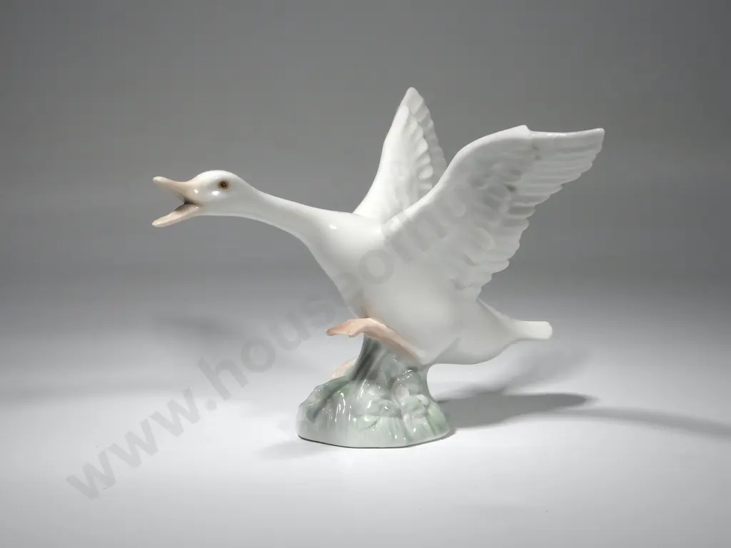 Lladro Figure of a Goose  315 Image 1++