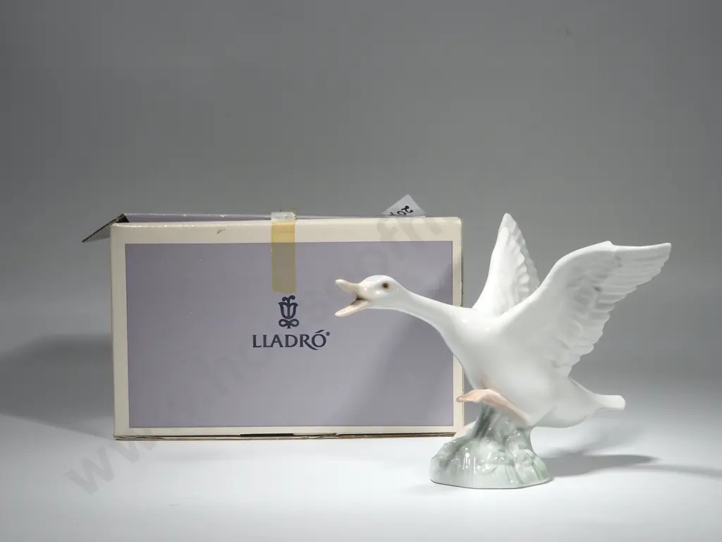 Lladro Figure of a Goose  315 Image 1++