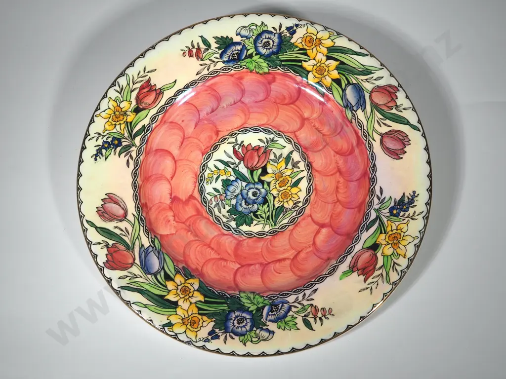 Maling Thumbprint Lustreware Plate Decorated With Flowers Image 1++