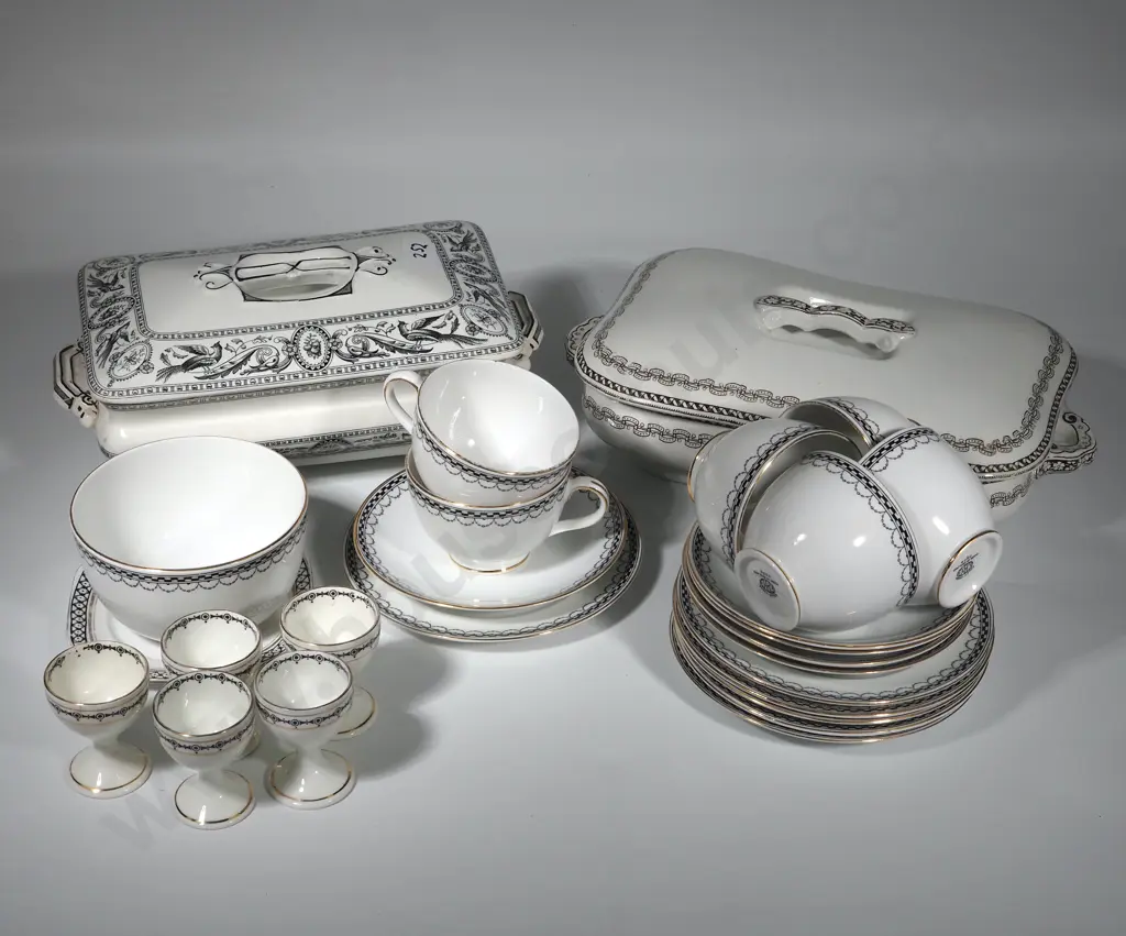 Mixed Lot of Black & White China Image 1++