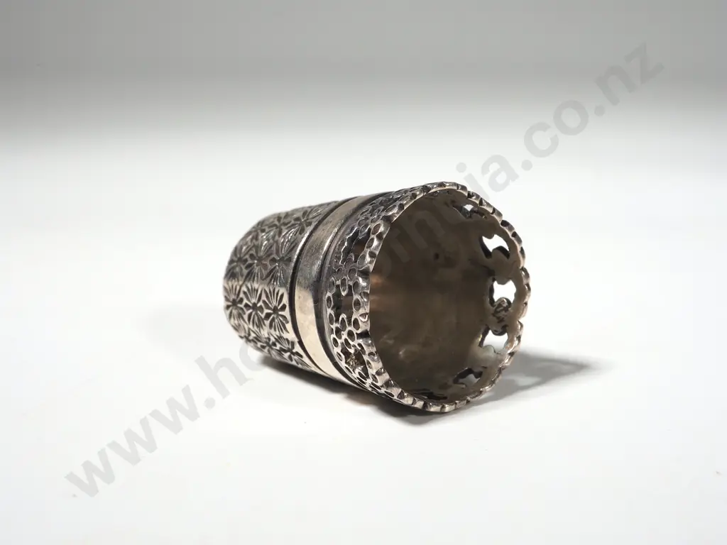 Sterling Silver Thimble "A A" Marked 925 Image 1++