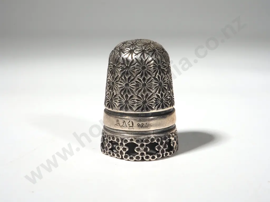 Sterling Silver Thimble "A A" Marked 925 Image 1++