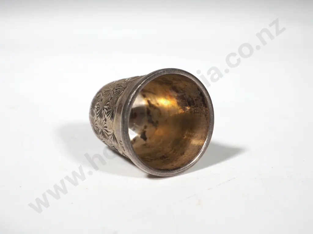 Small Sterling Silver Thimble - Maker: Charles Horner Image 1++
