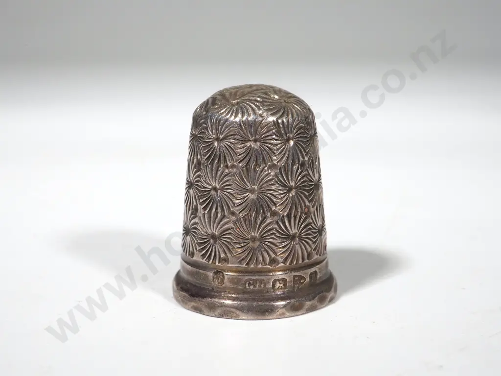 Sterling Silver Thimble Charles Horner - Chester 1900 Image 1++