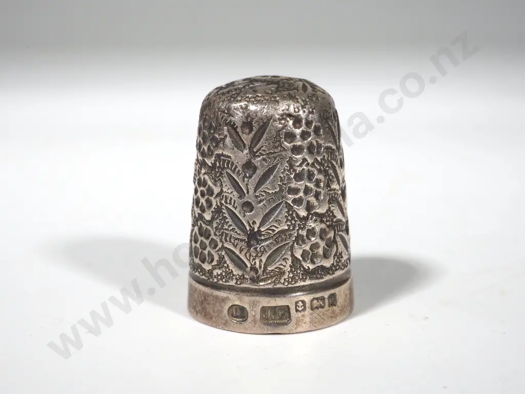 Sterling Silver Thimble - Maker: James Fenton - Birmingham 1903;  Leaves & Flowers Decoration Image 1++