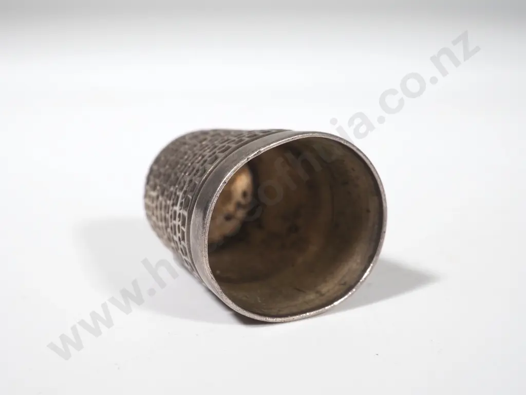 Sterling Silver Thimble Marked O&P - Chester 1895 Image 1++